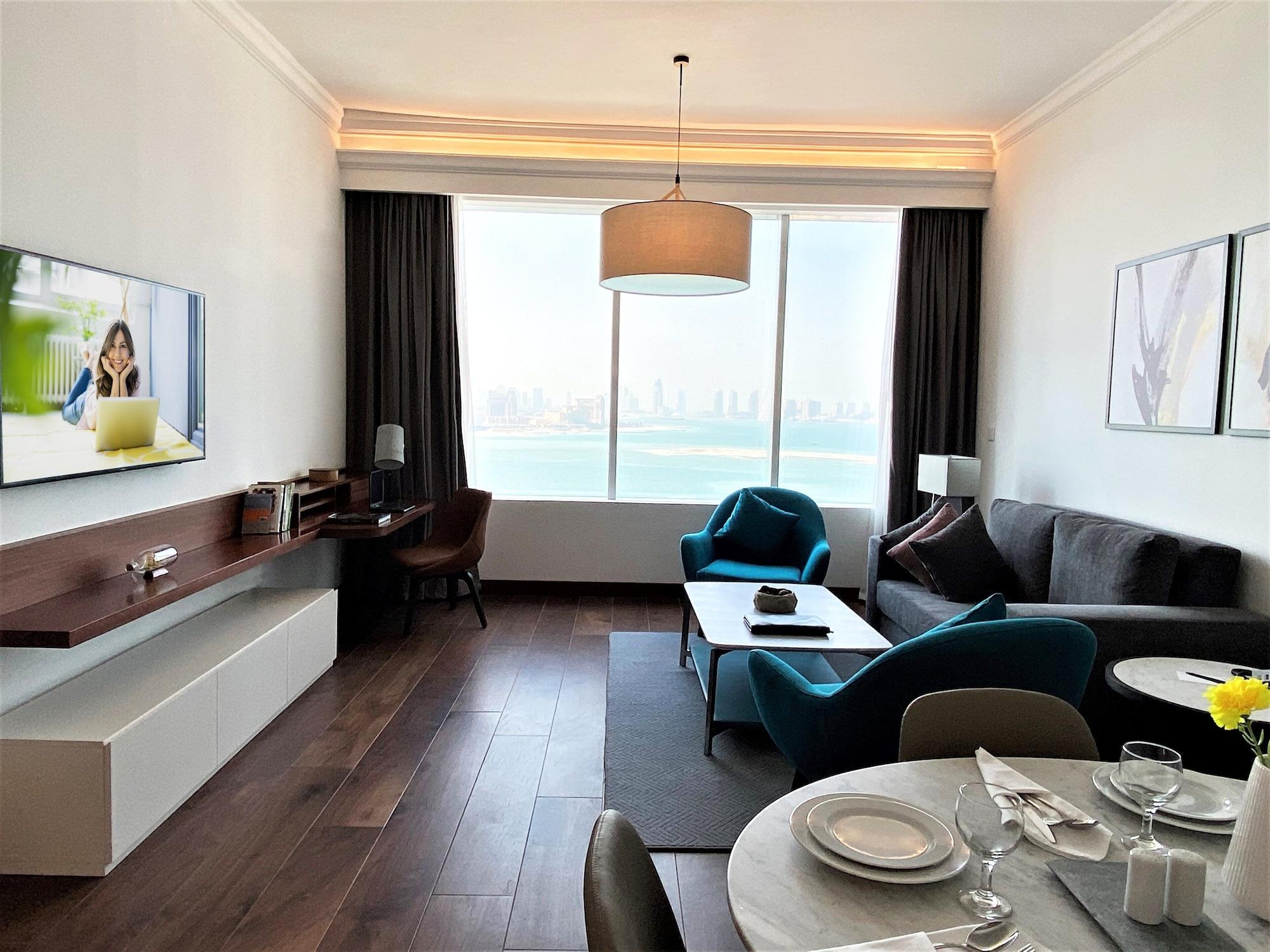 Somerset West Bay Doha Eksteriør bilde Living room