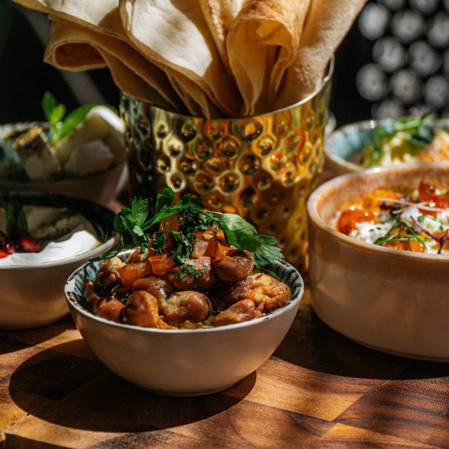 Somerset West Bay Doha Eksteriør bilde A bowl of hummus