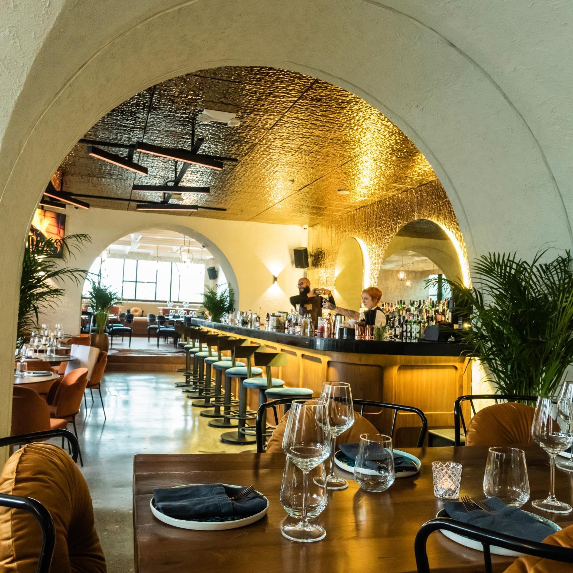 Somerset West Bay Doha Eksteriør bilde The interior of the restaurant