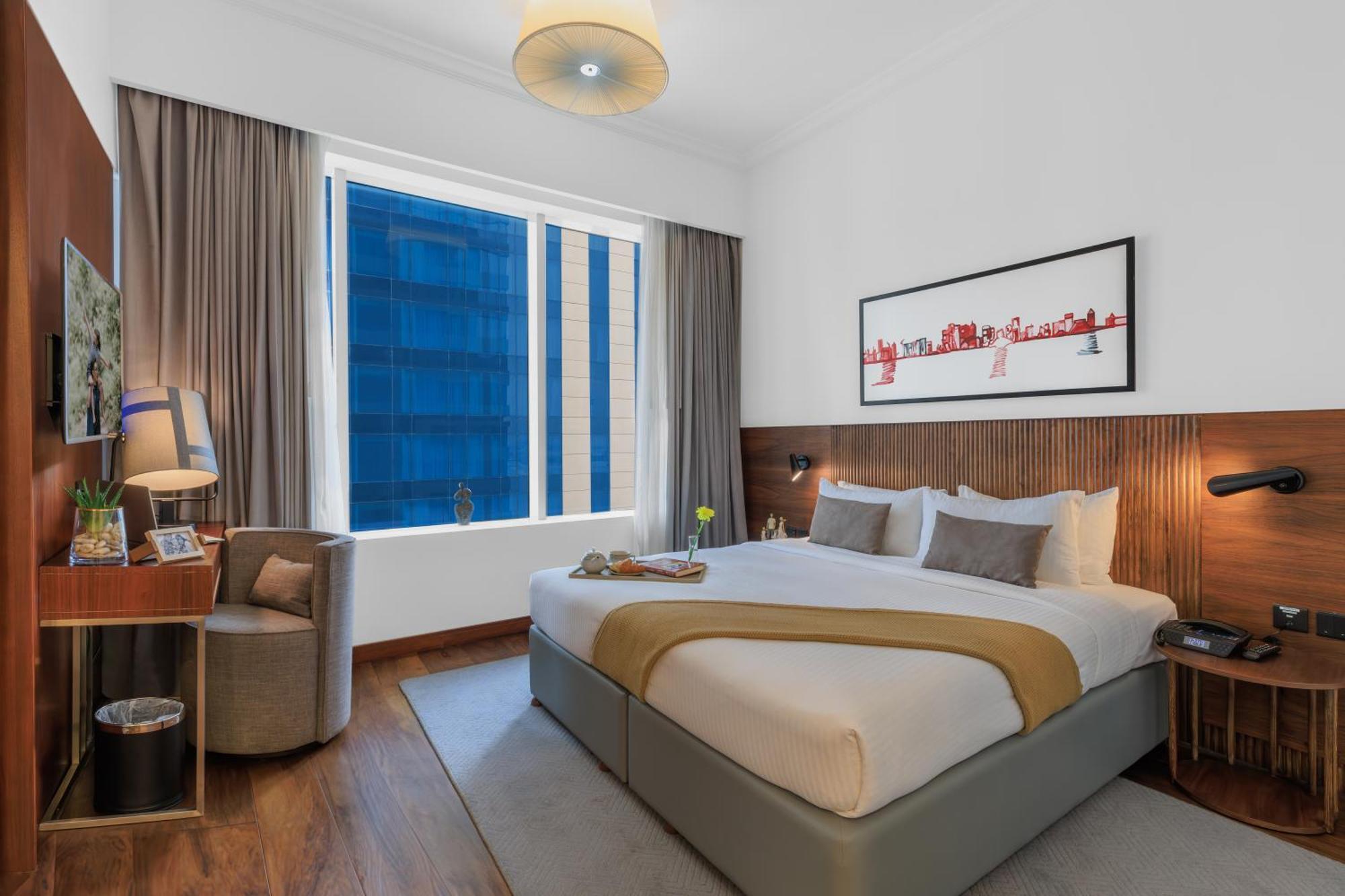 Somerset West Bay Doha Eksteriør bilde A bedroom at the hotel